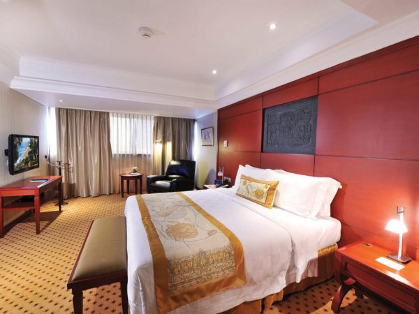 Deluxe Suite Bedroom - Hotel Borobudur Jakarta: Harga, Tipe Kamar dan Fasilitas Untuk Liburan Anda - jakartatraveller.com