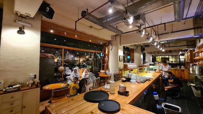 Monolog Coffee Company Plaza Senayan - 15 Cafe Instagramable di Jakarta yang Bikin Feed Instagram Kamu Keren - jakartatraveller.com