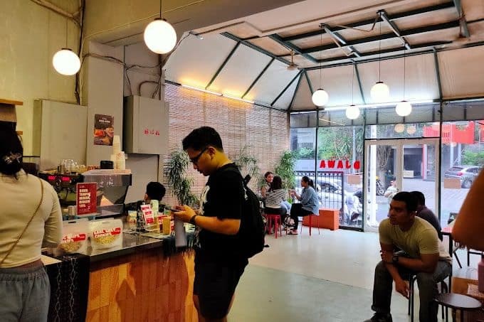 Kopi Toko Djawa (Menteng) - 15 Cafe Instagramable di Jakarta yang Bikin Feed Instagram Kamu Keren - jakartatraveller.com